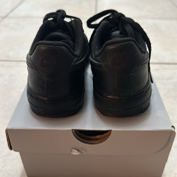 Nike Air Force 1 - Picture 3 of 7